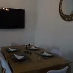 Santoriviera House Semesterbostad Fira (Santorini)